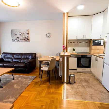 דירה Premium Fair - Fast Wifi נובי סאד